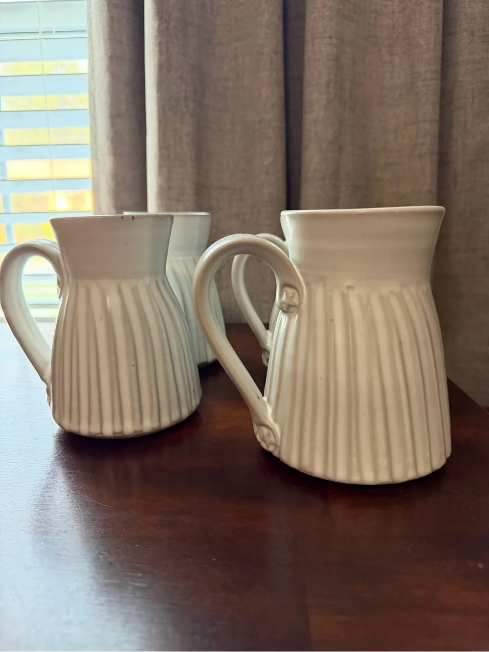 Neutral Ribbed Ceramic Pitcher Set — Cream Finish